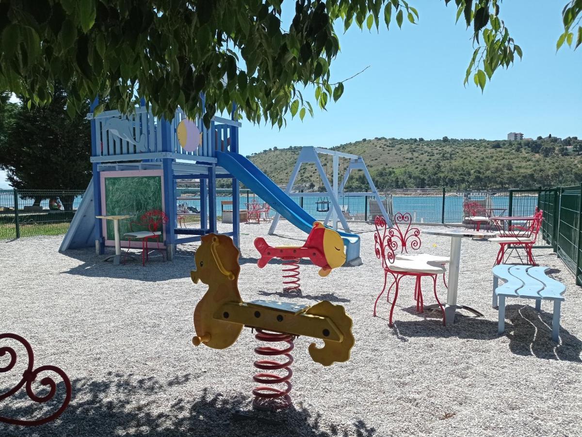 Apartmani Barisic Trogir Eksteriør bilde